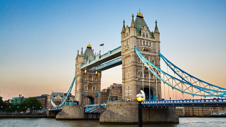 Viajar desde Madrid a Londres por menos de 50 euros parece una oportunidad difícil de rechazar.