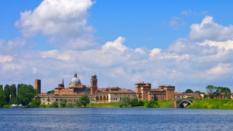 MANTUA: Cómo llegar a la ciudad italiana rodeada por tres lagos