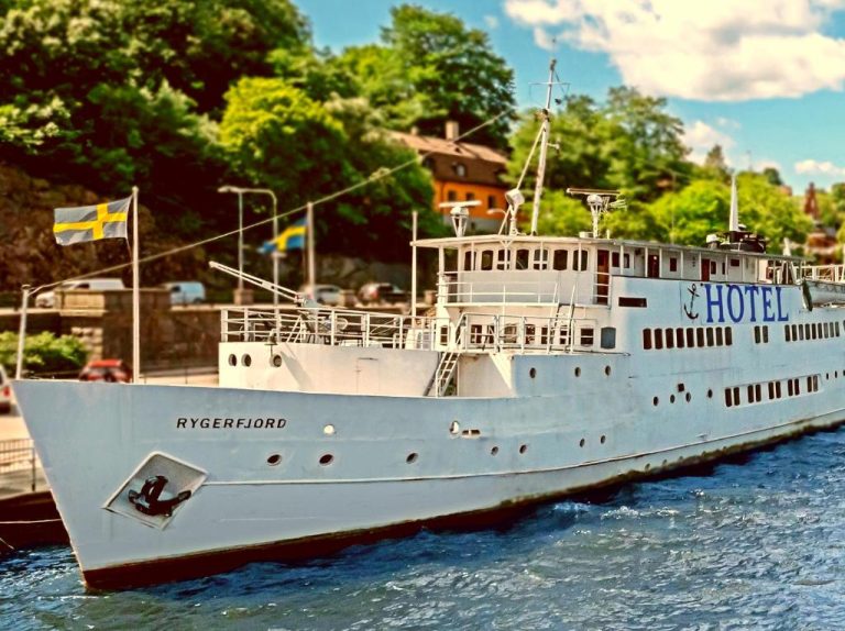 Dormir sobre el agua en Estocolmo desde 61€ por persona: Rygerfjord Hotel & Hostel