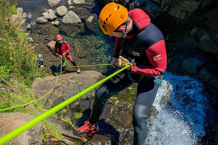 Barranquismo en Madeira para principiantes: seis horas de aventura por 70€