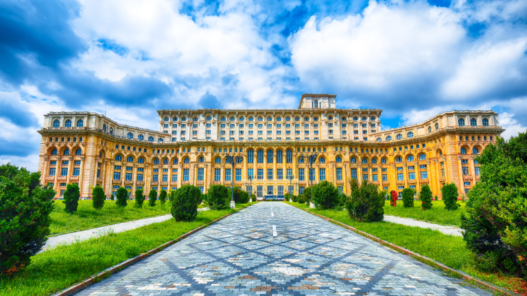 Girona – Bucarest por 54€ ida y vuelta: cinco noches para descubrir otra Europa