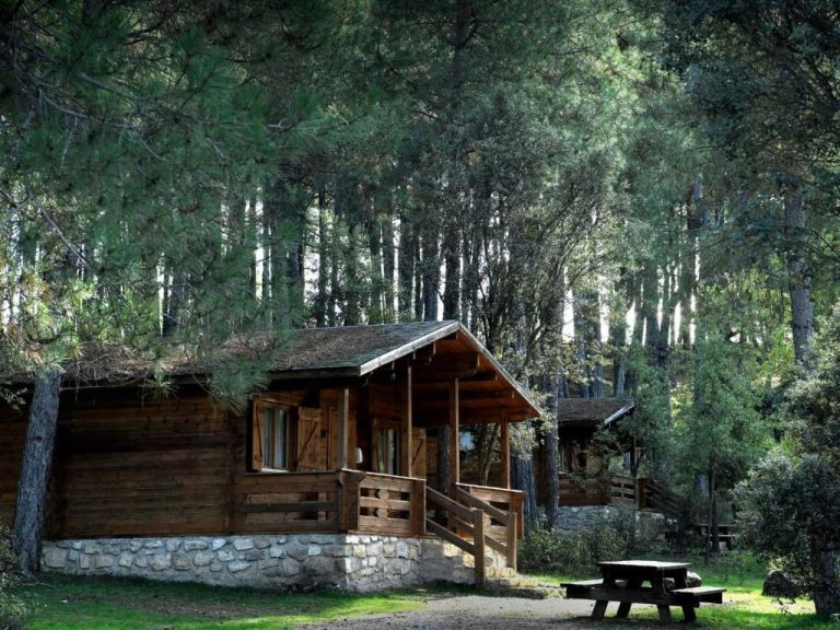 Dos noches en una cabaña en Cañamares desde 144€ por persona