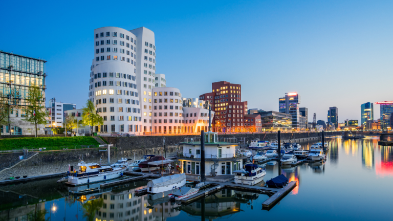 Castellón–Düsseldorf por 66€ i/v: 4 días y aterrizando en DUS