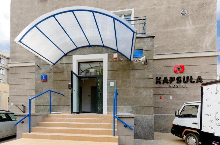 Tres noches en una cápsula de Varsovia por 95€