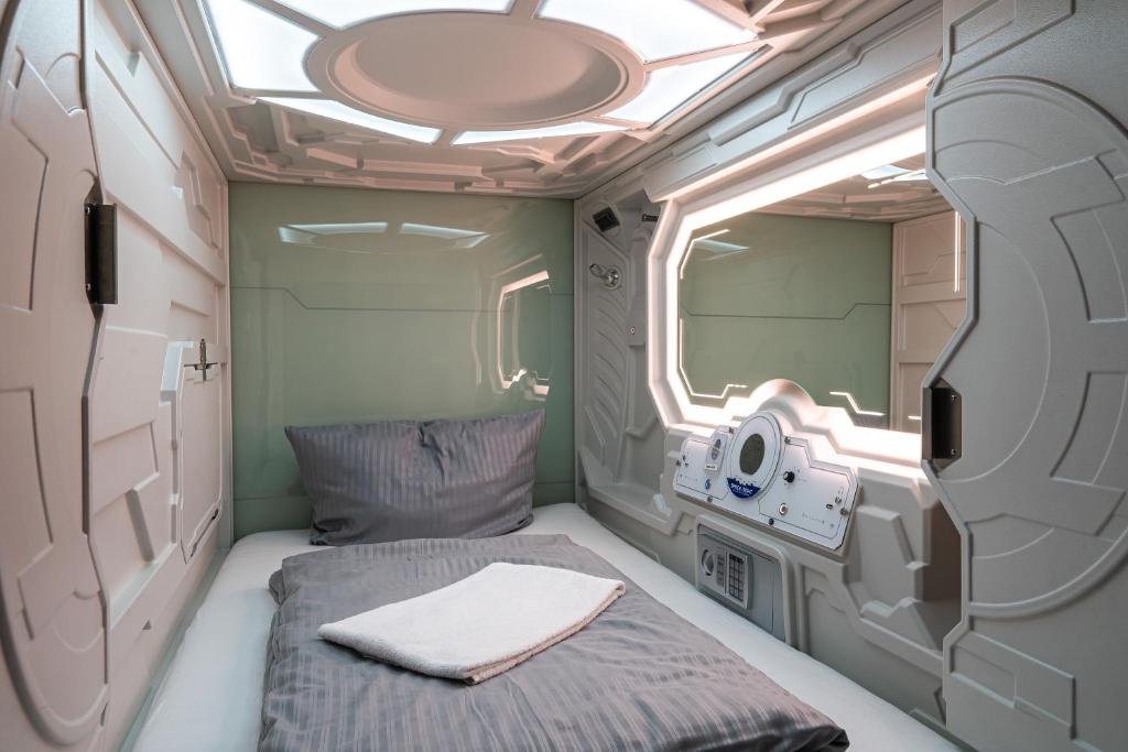 Space Night Capsule Hostel, Berlín