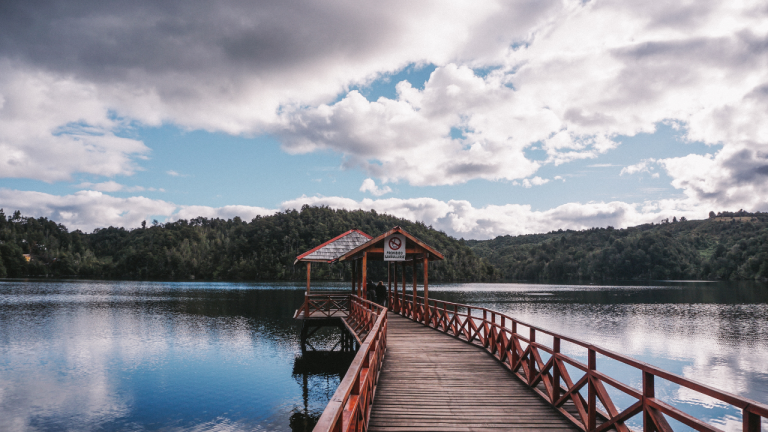 Chiloé: la isla de las casas sobre el agua y las iglesias construidas como barcos