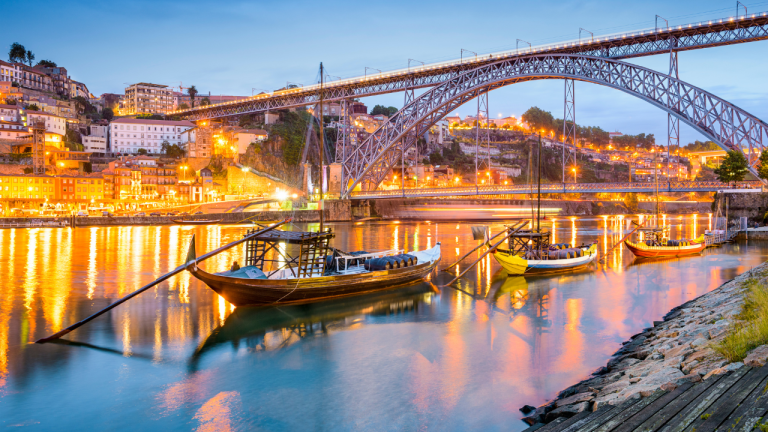 Oporto por 31€ ida y vuelta desde Madrid: 6 noches para descubrir el norte de Portugal