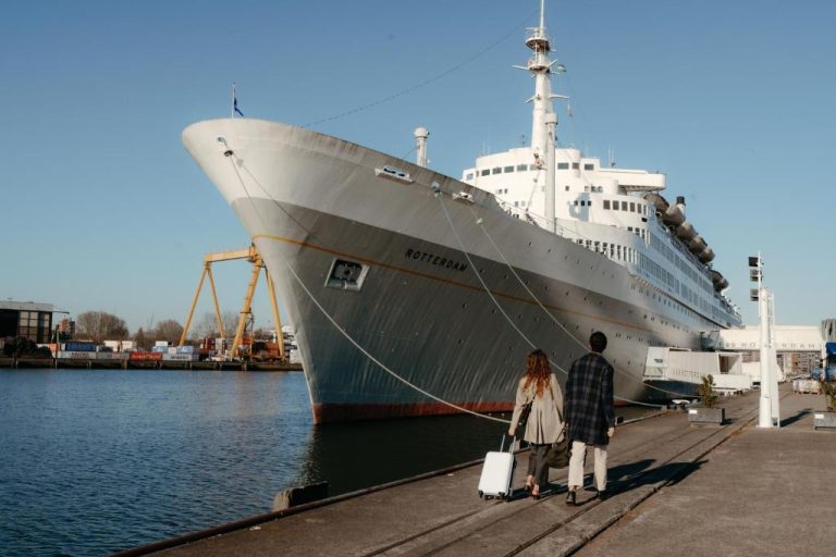 Dormir en un antiguo transatlántico: dos noches en el SS Rotterdam por 115,50€ por persona