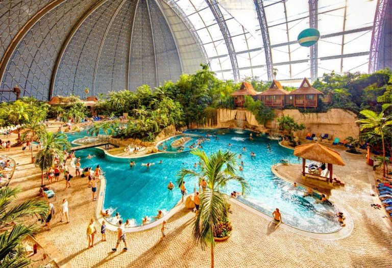 Dormir en Tropical Islands: dos noches en un paraíso tropical… en Alemania