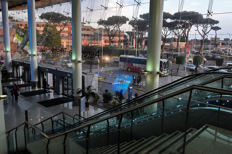 Cómo ir del aeropuerto de Nápoles al centro: Alibus, taxi y llegada nocturna