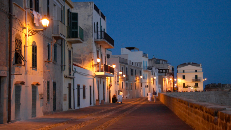 Barcelona – Alghero por 33€ ida y vuelta: una escapada barata a la Cerdeña menos obvia