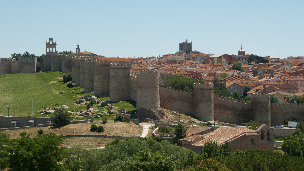 Fin de semana con amigos dentro de las murallas de Ávila: una idea para seis