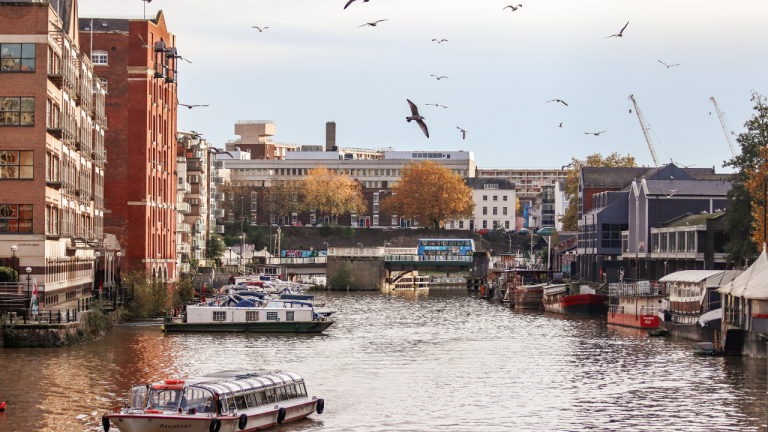 Madrid–Bristol por 36€ ida y vuelta: una escapada de ÚLTIMA HORA con cinco días casi enteros