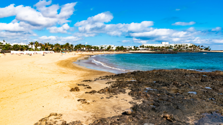 Caminar bajo el mar en Lanzarote por 80€: una actividad para quien no quiere hacer submarinismo