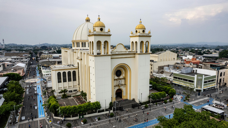 Madrid–San Salvador por 512 € ida y vuelta: ocho días para descubrir El Salvador