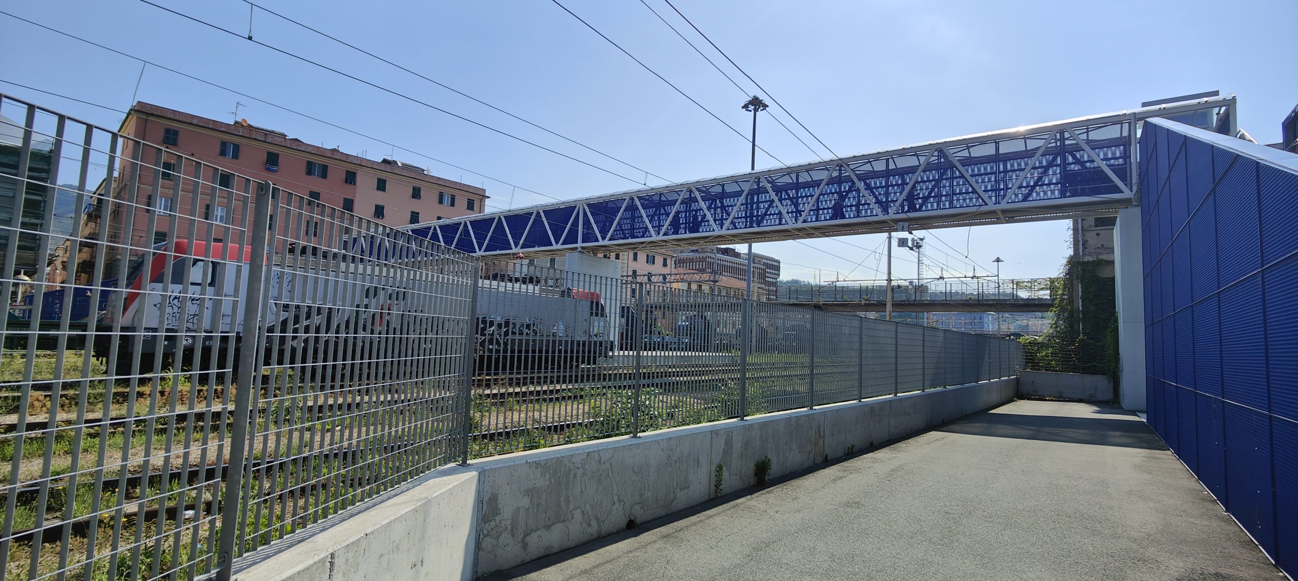 Estación Genova Sestri Ponente Aeroporto junto al aeropuerto de Génova