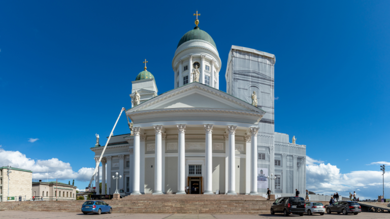 Helsinki en enero: dos noches en un edificio Jugend con desayuno y cena por 259 €