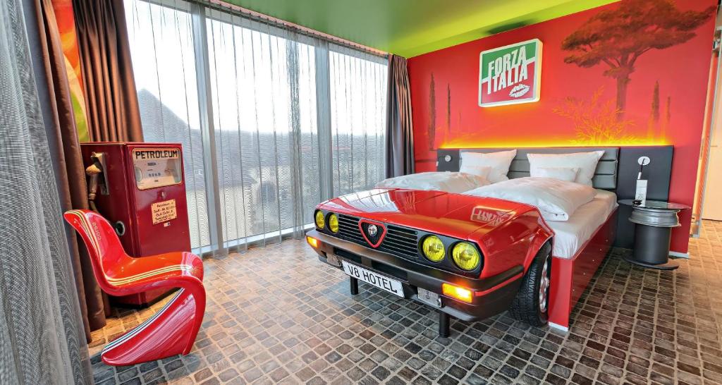 V8 Hotel Motorworld
