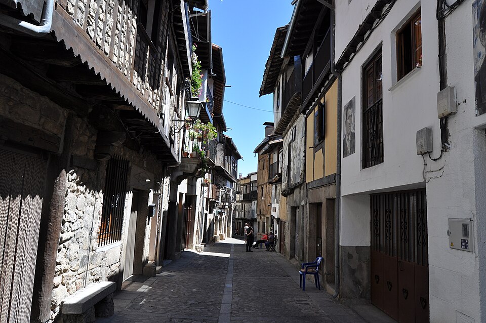 Mogarraz, el pueblo de Salamanca donde las casas te miran: dos noches por 57€ por persona