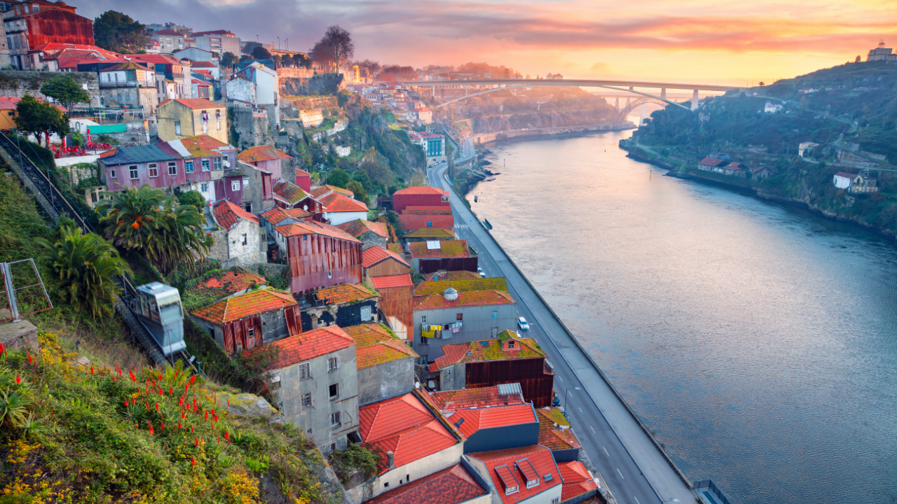 Oporto: vuelo + tres noches desde Barcelona por unos 120€ por persona