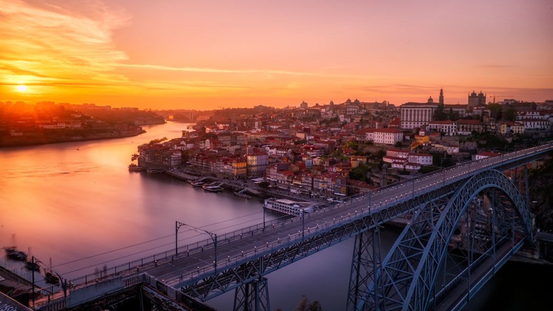 Oporto y Vila Nova de Gaia, portada de la experiencia en bodegas Taylor