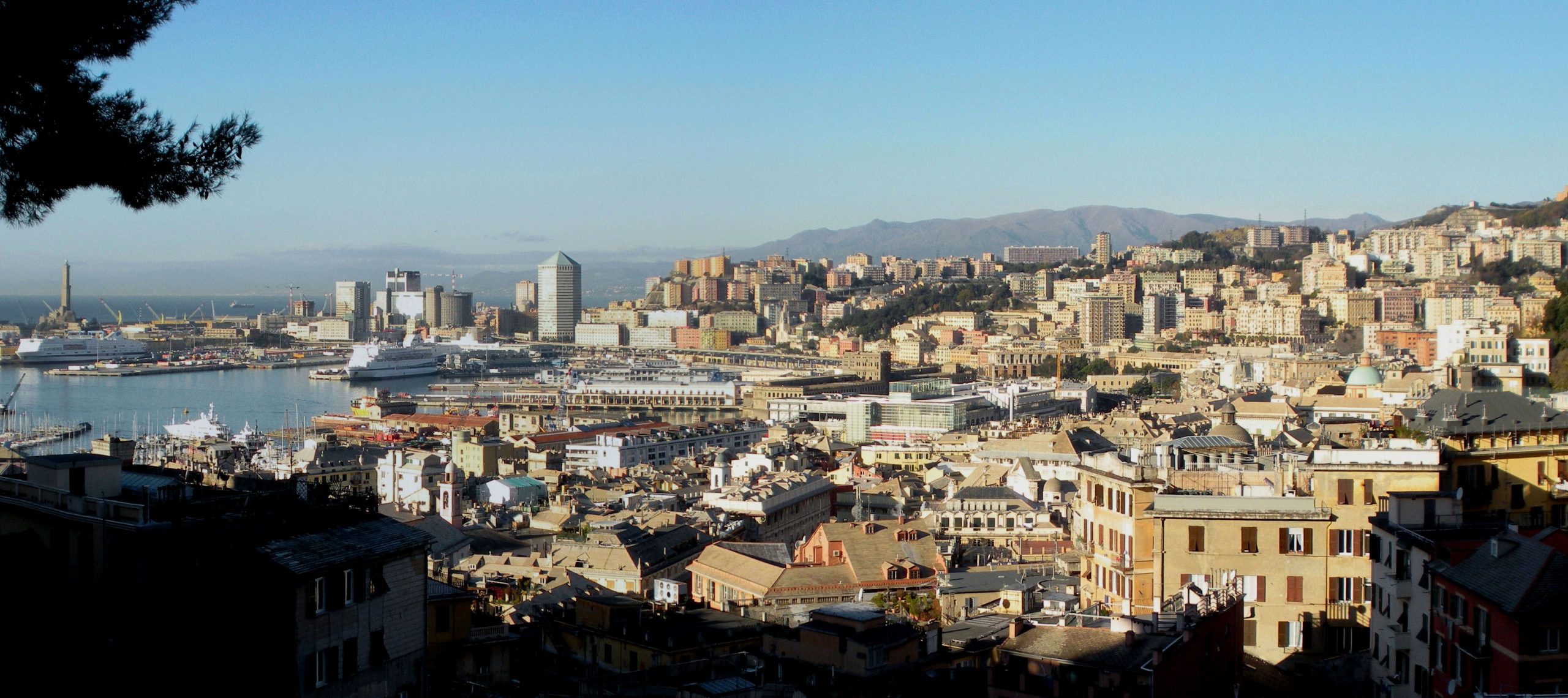 Panorámica de Génova desde Spianata Castelletto