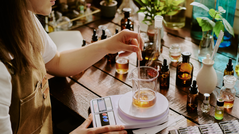 Crear tu propio perfume en París: dos horas y una botella de 50 ml desde 98 €