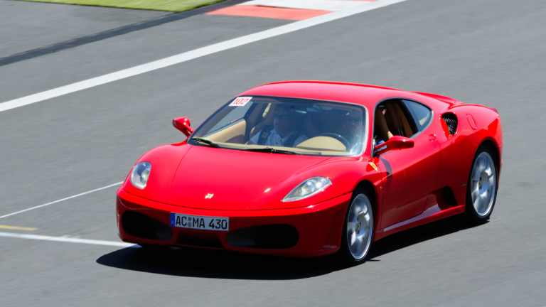 Conducir un Ferrari 488 en Maranello: 140€ por 10 minutos