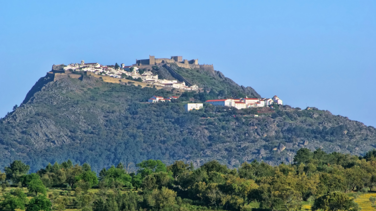 🇵🇹 Marvão: tres noches con desayuno y vistas a la montaña por 180€ por persona