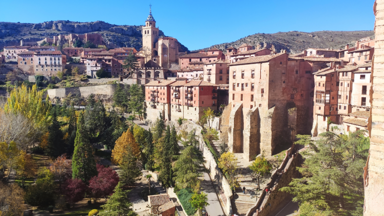 Albarracín: dos noches entre calles medievales por 65 € por persona