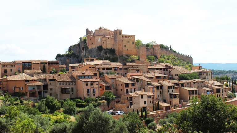 Alquézar en diciembre: dos noches por 206 € para descubrir el Somontano entre calles medievales y paisaje de Guara