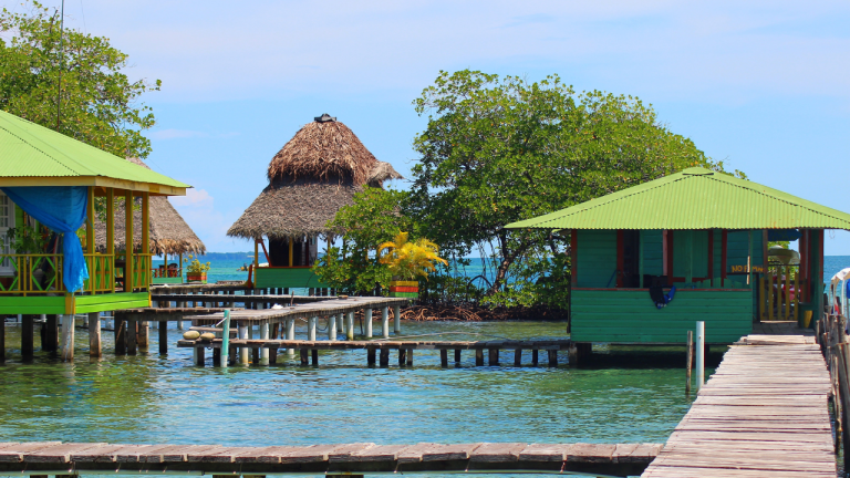 Ruta Alfonsiana Panamá–Costa Rica: montaña y Caribe con vuelos extremos por 685 €
