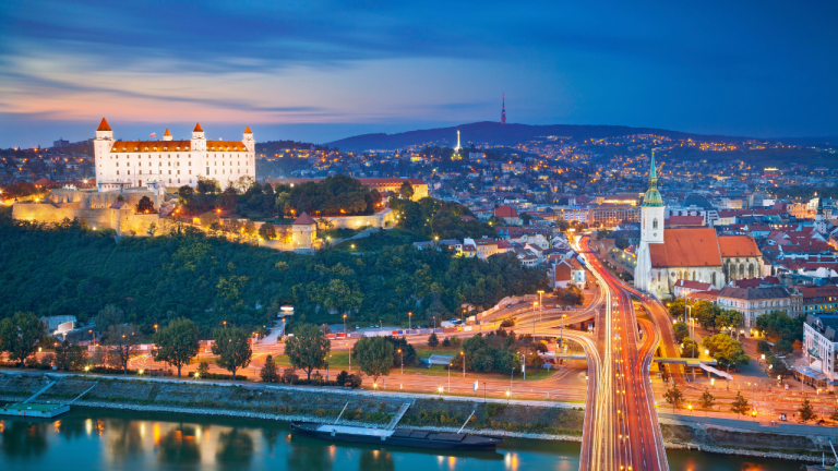 Alicante–Bratislava por 34 € ida y vuelta: una capital europea para una escapada de enero