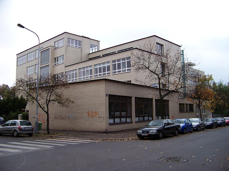 Fachada de un centro educativo