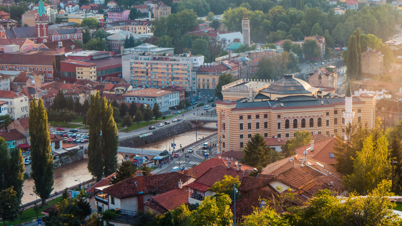Vistas del centro y las laderas de Sarajevo