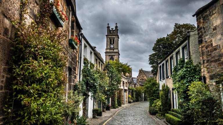 Madrid–Edimburgo: vuelos directos y tres noches por 161,50 € por persona