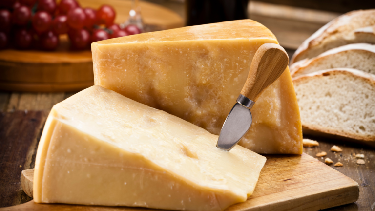 Cerca de Parma: entra en una quesería tradicional y descubre cómo se hace el Parmigiano Reggiano