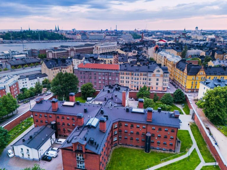 Dormir en una antigua prisión de Helsinki: dos noches para dos con desayuno y cena por 371 €