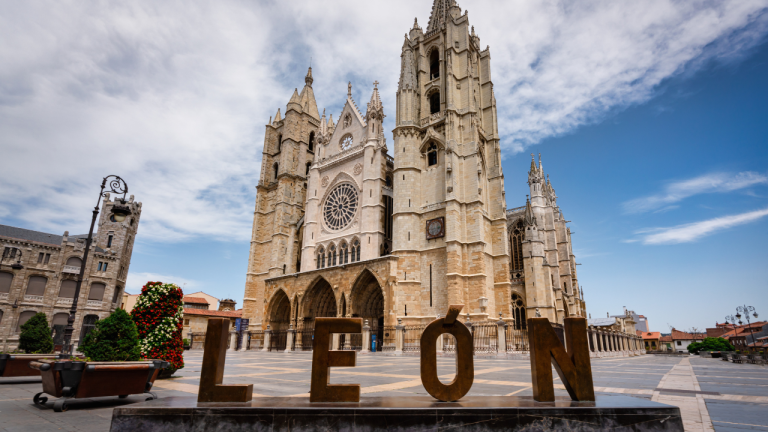 León: dos noches en el AC Hotel San Antonio por 86 € por persona