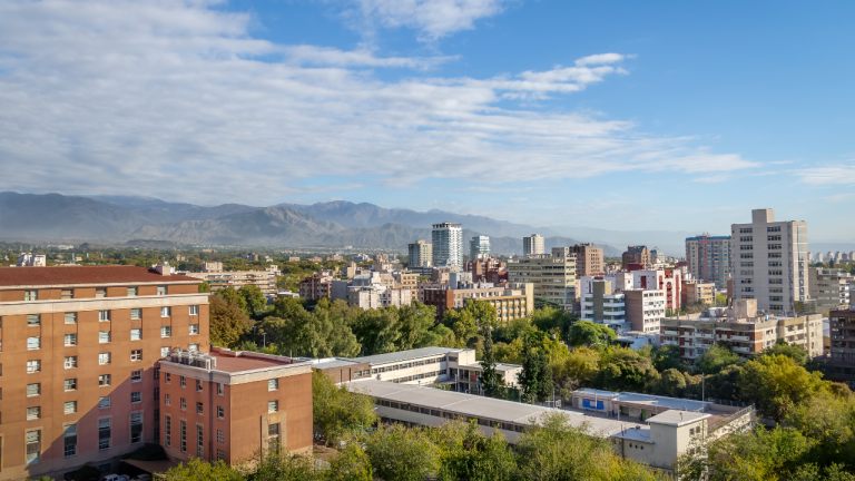 Cruza los Andes por 74 €: Santiago de Chile–Mendoza directo para una escapada de vino, ciudad y montaña