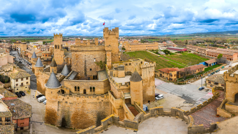 Olite: dos noches por 133 € para dos para una escapada de palacio, calles medievales y vino navarro