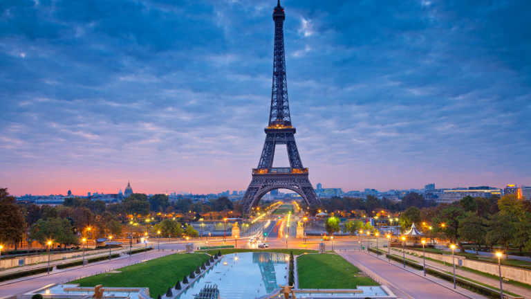 París desde Sevilla por 158 € por persona: dos noches, vuelo directo y baño compartido
