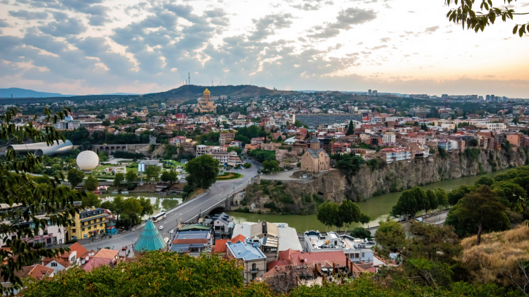 Panorámica de Tiflis y sus barrios