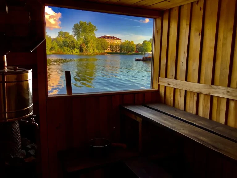 Una sauna privada junto al Lielupe cerca de Riga: tres horas para cambiar el ritmo desde 60 € por persona