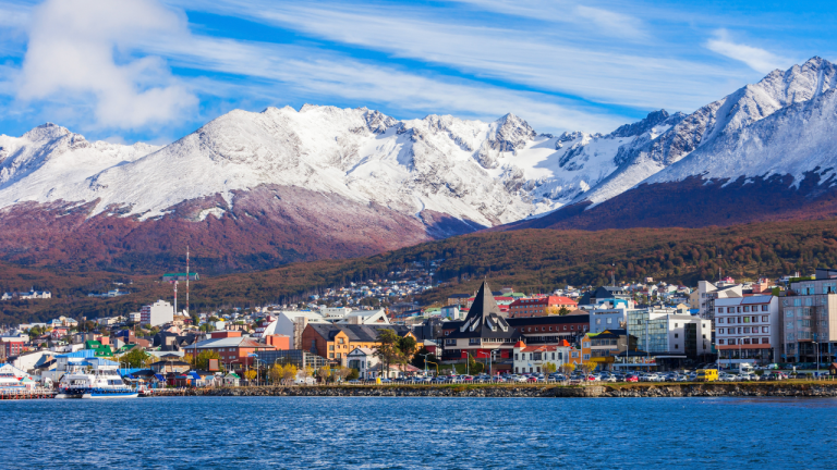 Buenos Aires–Ushuaia por 133 € ida y vuelta: cinco noches para asomarse a Tierra del Fuego