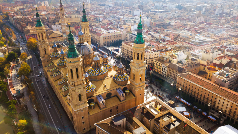 Zaragoza en dos noches: el Pilar, la Aljafería y el Tubo por 97,50 € por persona en alojamiento